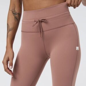Vuori Pink Workout set Leggings & Bra Set